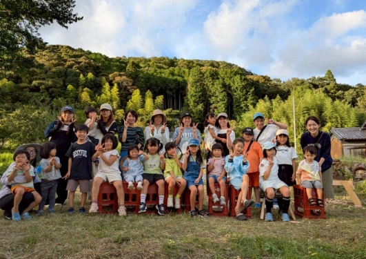 参加者の集合写真の写真